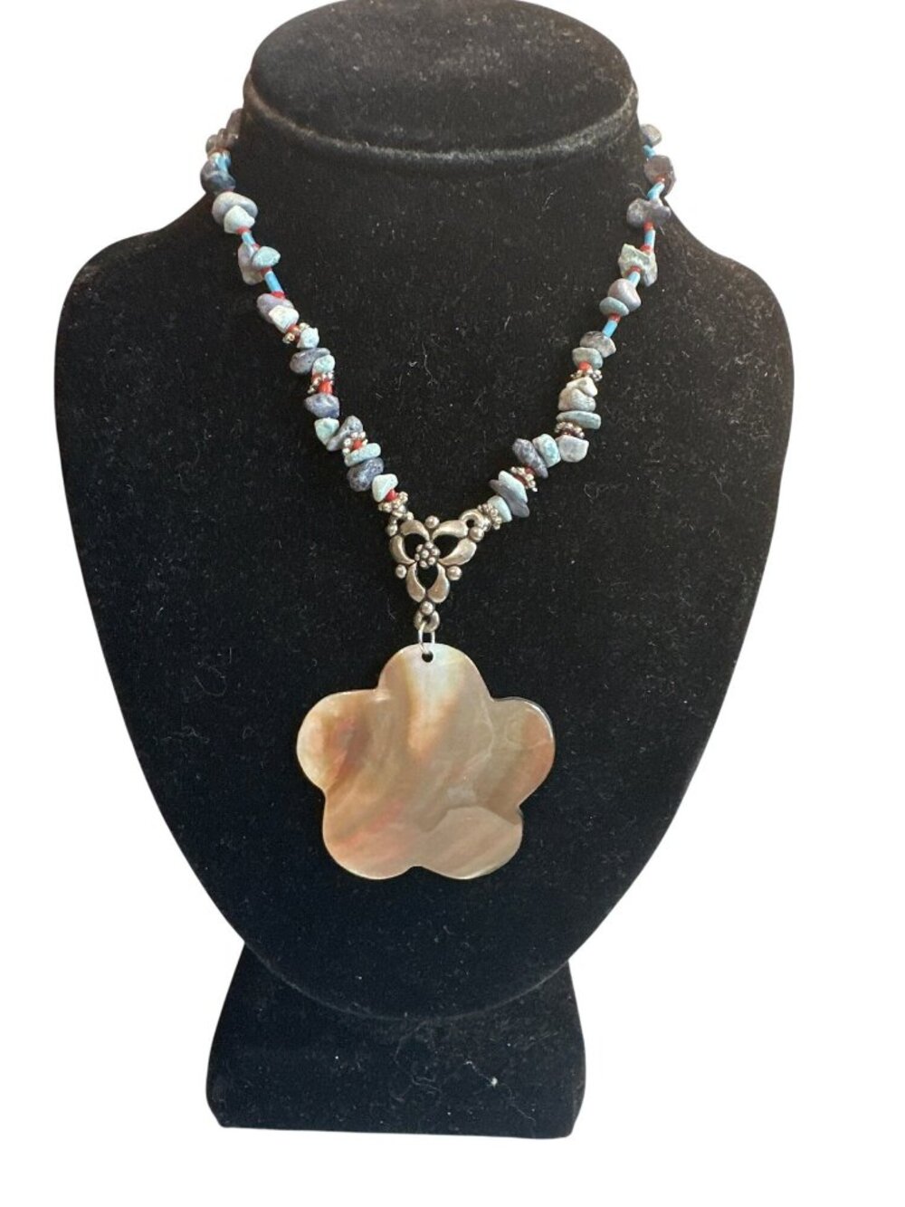 Natural Stone Beaded Shell Pendant Necklace  Mother Of Pearl Flower Southwestern